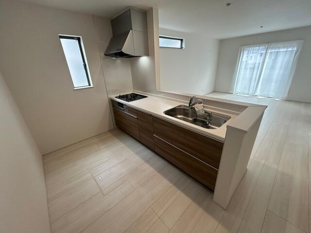 名古屋市守山区大字中志段味字曲畷の新築一戸建のキッチン|★リビング・洋室合わせて約２… 