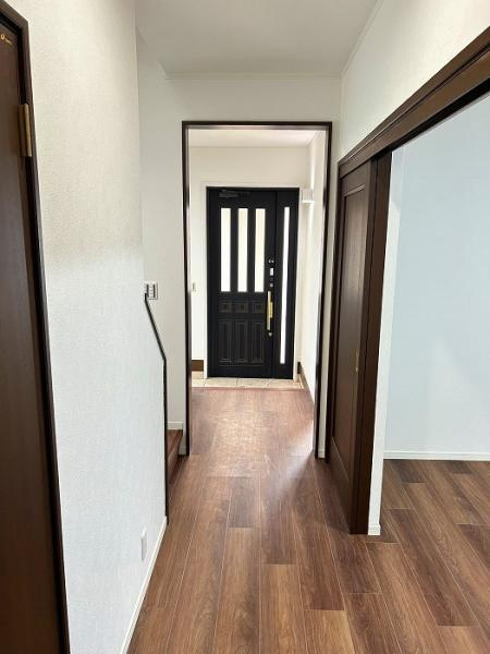 名古屋市南区本城町２丁目の中古一戸建の玄関|「1F廊下」廊下のお写真です。 