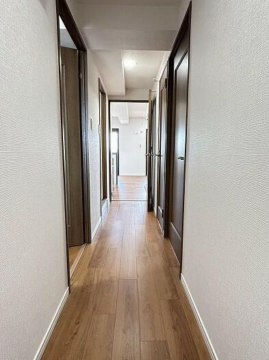 名古屋市南区豊田３丁目の中古マンションの玄関|「廊下」クロス張替え済みです。 