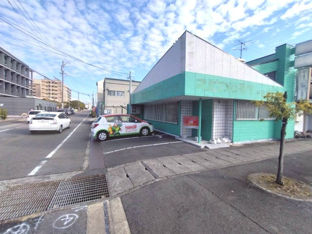 東洋町2-13北側テナントの駐車場