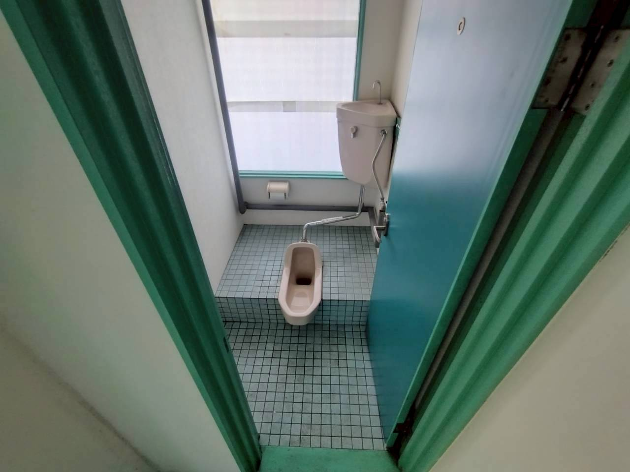 東洋町2-13北側テナントのトイレ