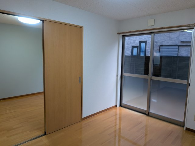 ルネッサンスみやのの居間・リビング