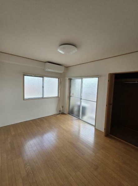三山マンションの居間・リビング