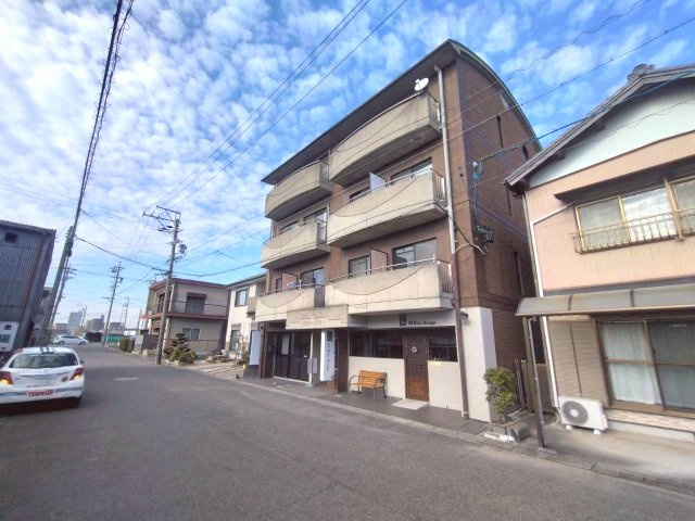 アーバンフジの外観