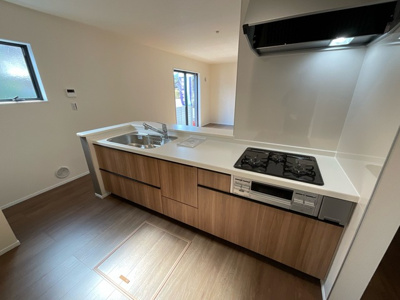 【キッチン】 | リーブルガーデン八幡東区竹下町第三 | 【頭金0円、フルローン可能です♪】お支払期間も50年までOK。ピッタリな資金計画をご提案しますので、一緒に計画を建てて行きましょう♪複数の銀行からピッタリなパートナーをお探しします。