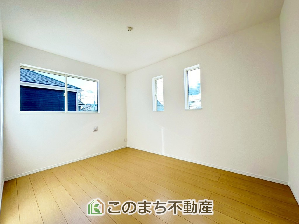 ハートフルタウン宇都宮市岩曽町1428番の洋室|洋室はお手入れのしやすいフローリング仕様です。普段はフロアモップなどを使って、簡単にお掃除していただけます◎
