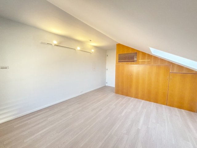 フローラ御影フラットの洋室