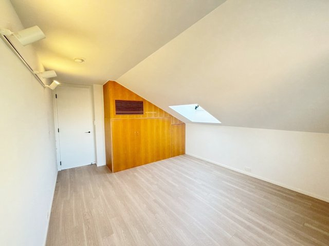 フローラ御影フラットの洋室