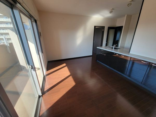 エイルマンション諏訪野エクシアの居間・リビング|使いやすい居間です