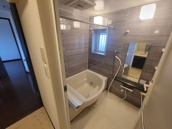 エイルマンション諏訪野エクシアの浴室|きれいなお風呂です