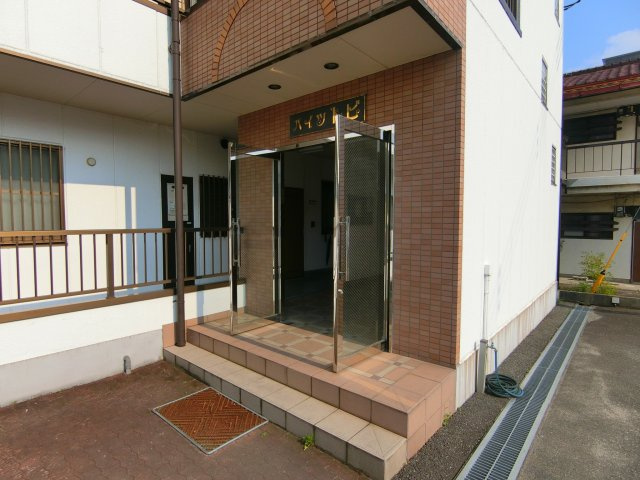ハイツトビのエントランス