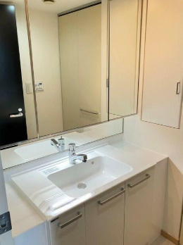 【独立洗面台】 | Ｉｔ’Ｓ東京フォーサイトスクエア | 嬉しい独立洗面台付き。