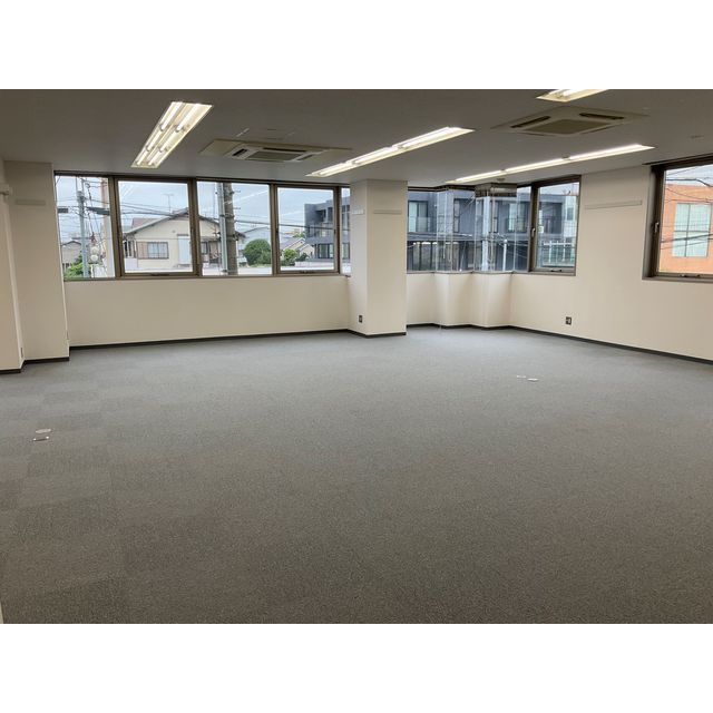 北原ビルの居間・リビング|ゆったりとした居間です