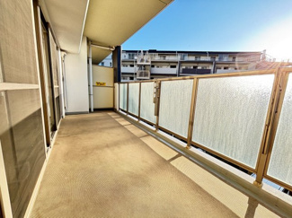 【バルコニー】 | レクセル稲毛パークス | 開放感のあるバルコニーで、心地よい風を感じながら過ごせます。