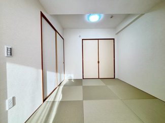 【和室】 | レクセル稲毛パークス | 綺麗な畳と明るい採光が心地よい、上質な和の空間。