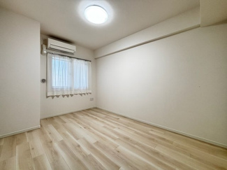 【洋室】 | レクセル稲毛パークス | 収納付きの洋室は、寝室や子ども部屋としても使いやすい設計。