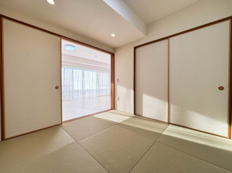 【和室】 | レクセル稲毛パークス | 客間としても、くつろぎの場としても使える多用途な和室です。