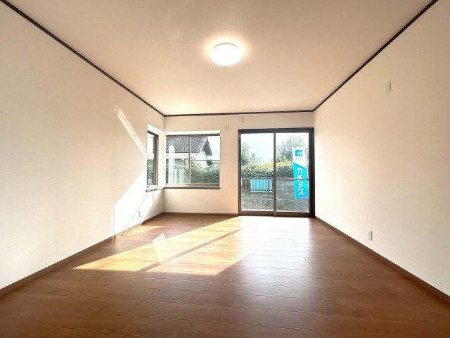 岩舟町静戸　中古戸建の居間・リビング