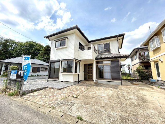 岩舟町静戸　中古戸建の駐車場