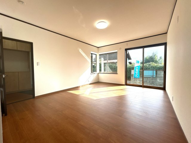 岩舟町静戸　中古戸建の居間・リビング