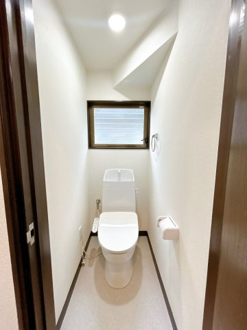 岩舟町静戸　中古戸建のトイレ