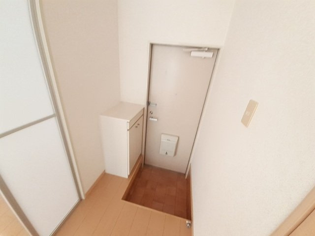 クレスト太刀浦Ａの玄関