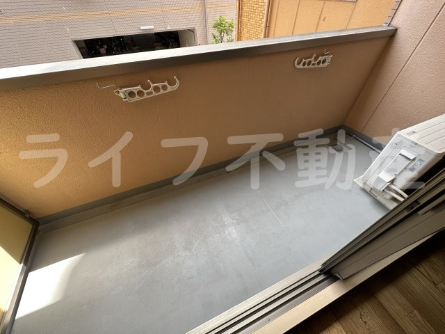 Ｍ’プラザ布施弐番館のバルコニー|バルコニーからの眺めを楽しみながら食事をしませんか