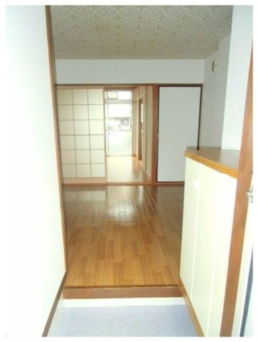 シティハイツ中丸の玄関