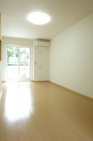 カーサプラシードの居間・リビング