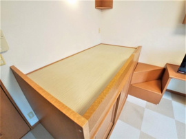 使い勝手のいい寝室です