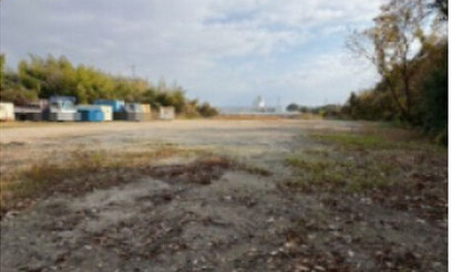 高崎町資材置場の庭