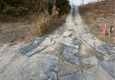 高崎町資材置場の庭