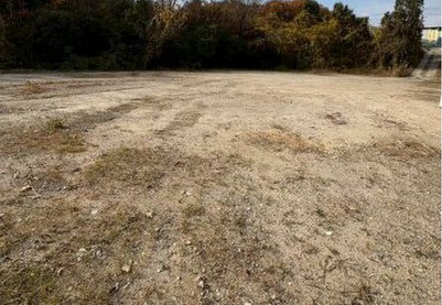 高崎町資材置場の庭