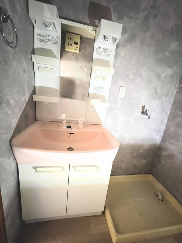 津山市勝部　アパートの独立洗面台|101