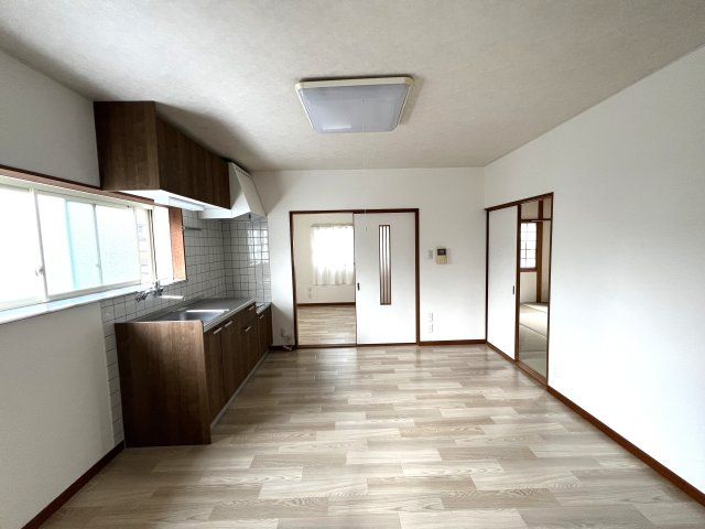 津山市勝部　アパートの居間・リビング|101