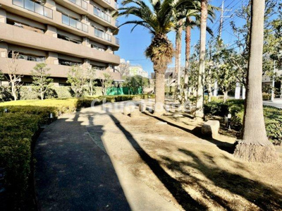 【中庭】 | トーキョーガーデンスイート | 敷地内には緑が多く住環境良好です