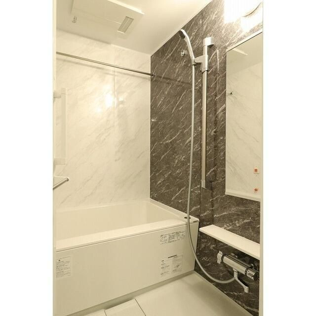 ルフォンプログレ赤塚の浴室