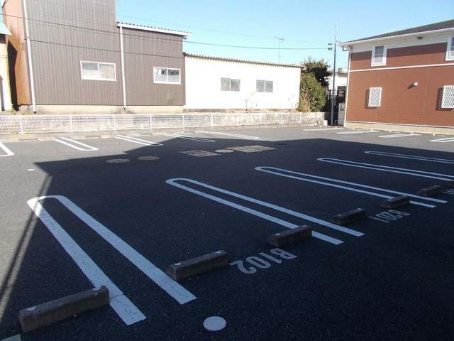 駐車場があるので、車を買う予定の方も安心です