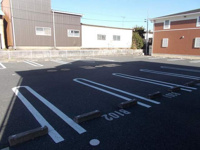 駐車場があるので、車を買う予定の方も安心です