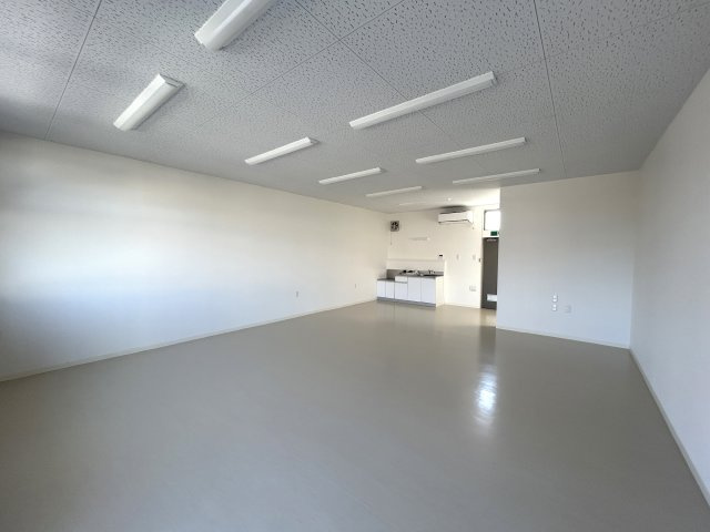 栄町テナントⅡの内装|照明設置済みとなります