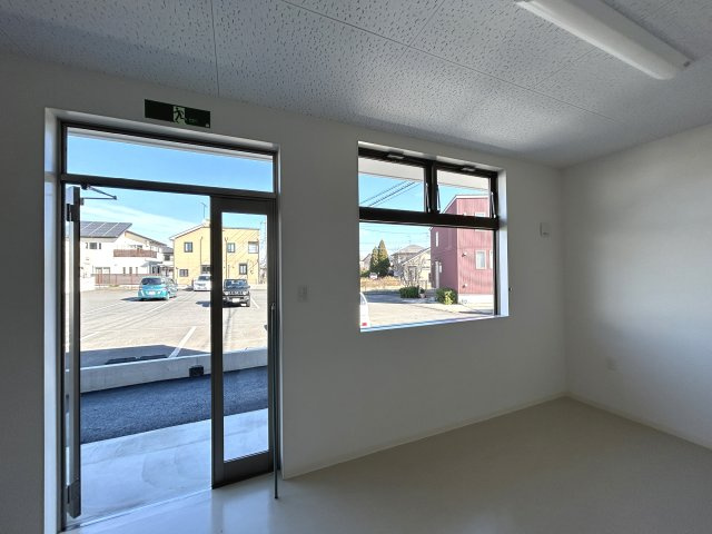 栄町テナントⅡのエントランス|メインの出入り口です