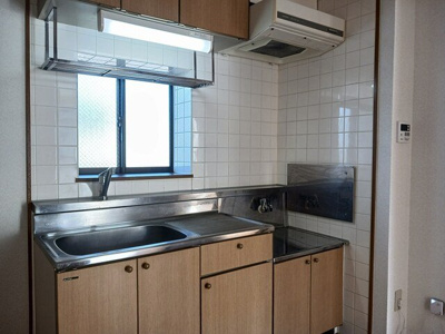 【キッチン】 | アーバンハイツ岩崎Ｂ | キッチンでお料理をお楽しみください