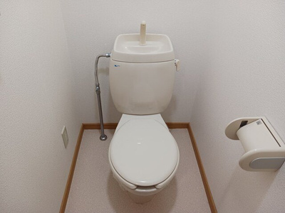 【トイレ】 | アーバンハイツ岩崎Ｂ | ゆったりとした空間のトイレです