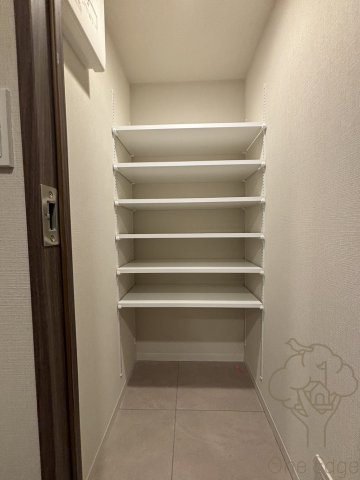 コンフォリア新大阪宮原Qの玄関