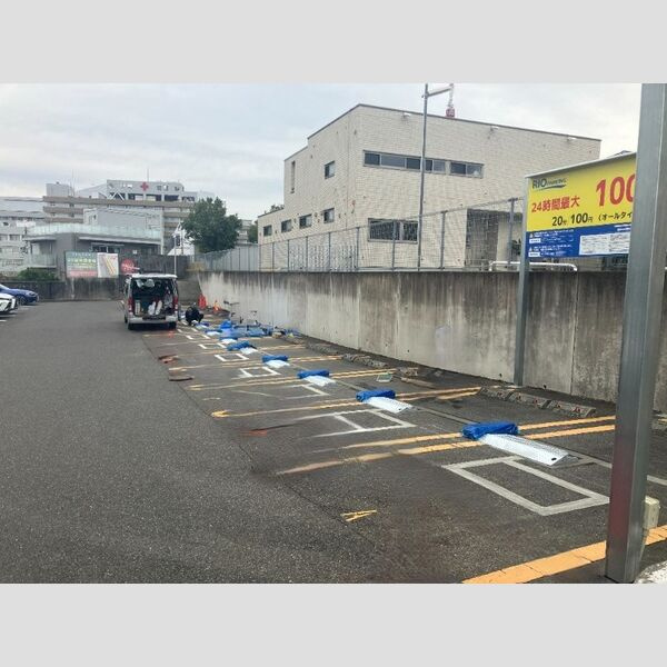 シンシア山手の駐車場