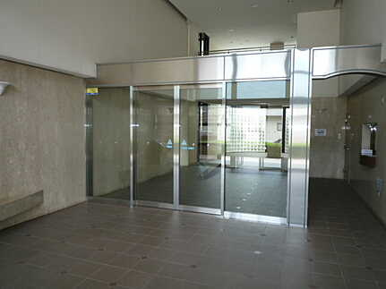 ローズヴィラ中野東のエントランス|賃料63,000円＋駐車場7,000円/月額にて賃貸