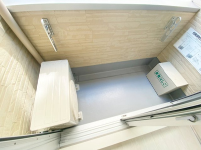 【バルコニー】 | モユル東部市場