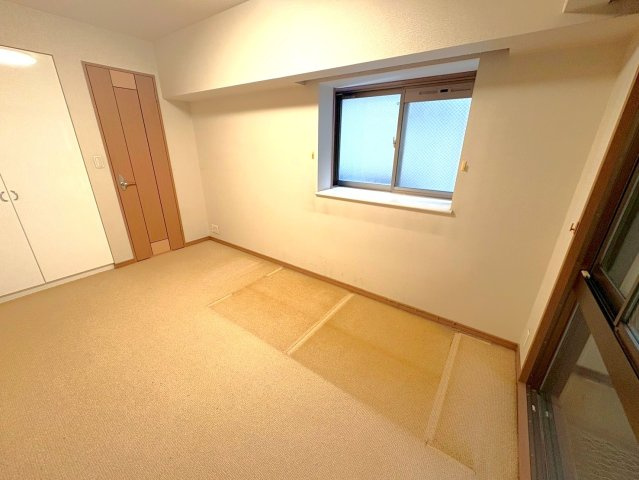 京都市営地下鉄烏丸御池線「烏丸御池」駅まで徒歩２分◆角住戸２ＬＤＫ◆アスティミア御池東洞院通の洋室|洋室