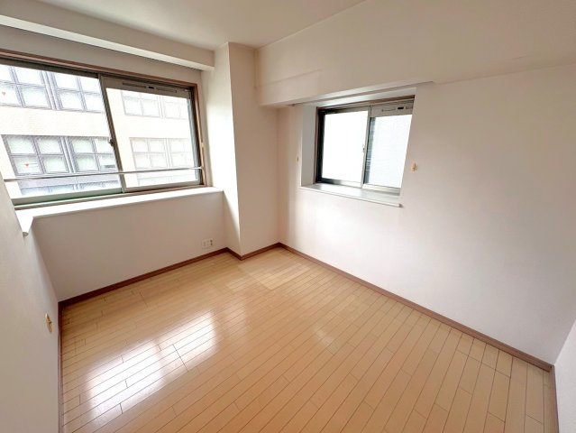 京都市営地下鉄烏丸御池線「烏丸御池」駅まで徒歩２分◆角住戸２ＬＤＫ◆アスティミア御池東洞院通の洋室|洋室
