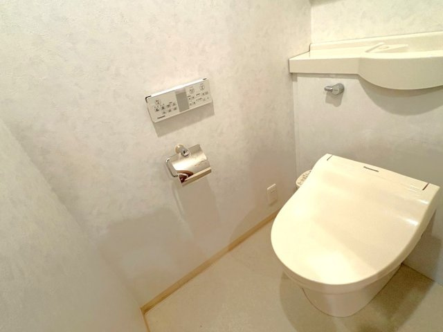 京都市営地下鉄烏丸御池線「烏丸御池」駅まで徒歩２分◆角住戸２ＬＤＫ◆アスティミア御池東洞院通のトイレ|トイレ